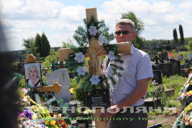 Попрощатися із загиблими на Одещині тернополянами прийшли сотні людей