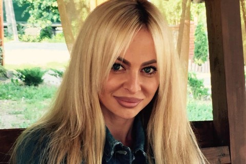 Губы, брови, маникюр: арсенал жены одесского прокурора в соцсетях