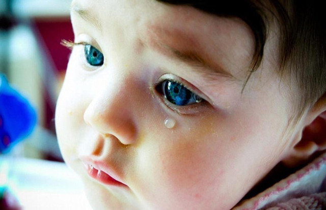 Вихователі не викликали швидку. Трирічна дівчинка повернулася з дитсадка із поламаними пальцями