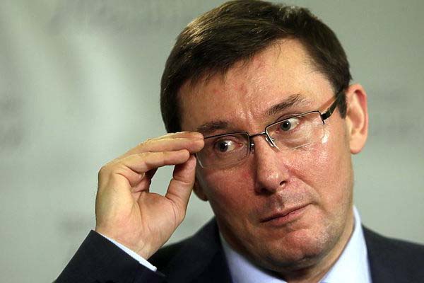 Дело Онищенко: Луценко убирает “попередников”