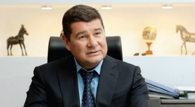 В НАБУ показали видео обыска в приемной нардепа Онищенко