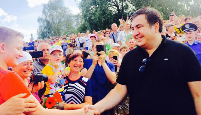 Саакашвили назвал дорогу к одесской Кодыме худшей в Европе (ВИДЕО)