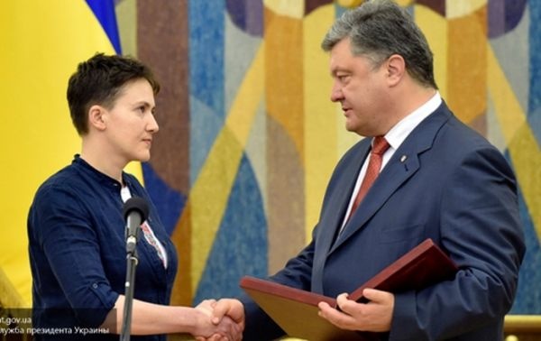 Порошенко призвали лишить Савченко звания Героя Украины: «завербована ФСБ»