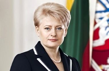 Президент Литвы публично сравнила Путина с Гитлером