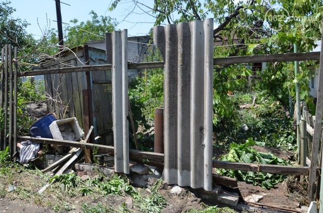 Техногенная катастрофа в Мариуполе: фекалии ломали заборы, уничтожали огороды и дома