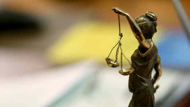 Як із корупціонера зробити шахрая, а з ув’язнення – умовний термін