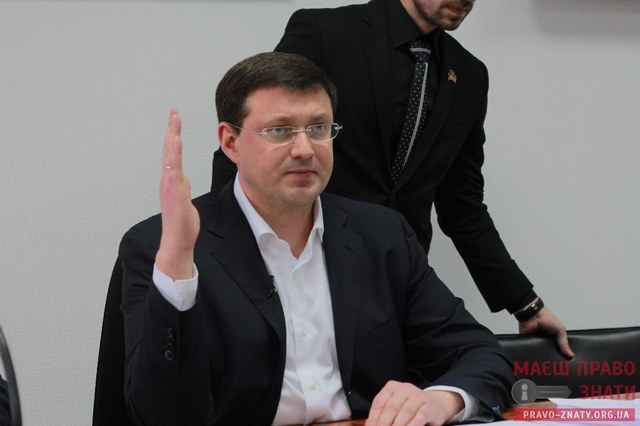 Мер Броварів не може постати перед судом, бо відпочиває на Мальдівах