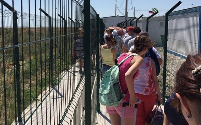 Сеть взорвали фото украинцев, которые едут в Крым