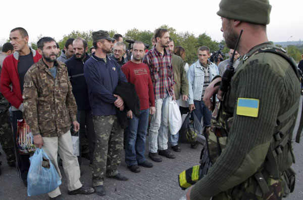 В АП назвали імена вісьмох бойовиків, узятих у полон на Донбасі