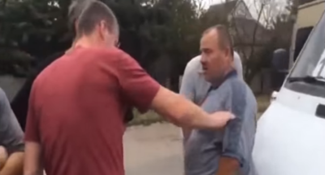 Наглый водитель маршрутки ответил за то, что оскорбил всех АТОшников (ВИДЕО)