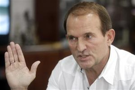 Український генерал розкрив таємницю, хто стоїть за участю Медведчука в Мінських переговорах