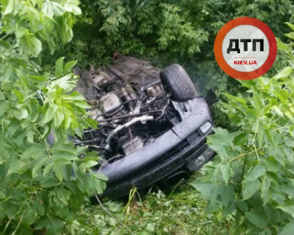 Смертельное ДТП: 19-летний водитель БМВ вылетел в столб и кювет