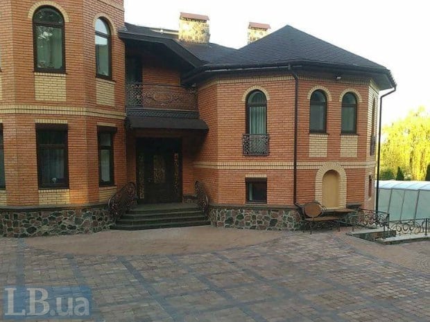 СМИ выяснили, что Федорко живет в элитном особняке 19-летней дочери-миллионершы