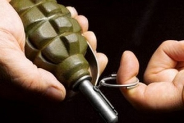 Боевик «ДНР» подорвал гранатой трех собственных детей