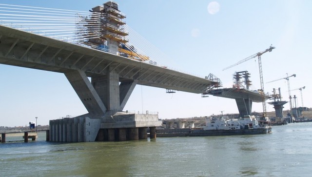 Россия перенесла сроки введения в эксплуатацию железнодорожной части Керченского моста