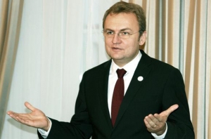 Чиновники Садового вкрали 2 млн грн