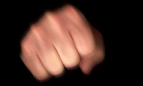 После драки с полицейским из-за пива охранника супермаркета увезла скорая