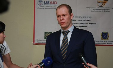 Депутат Дзензерский получил подарков на 35 млн грн