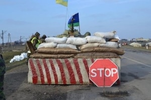 "Лишних высаживают": журналист сообщил о накаленной обстановке на блокпосту "Майорск"