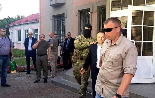 Гастроли Юрия Луценко: что стоит за «янтарным делом»