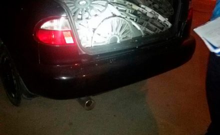 В Запорожье ночью обворовали 11 машин