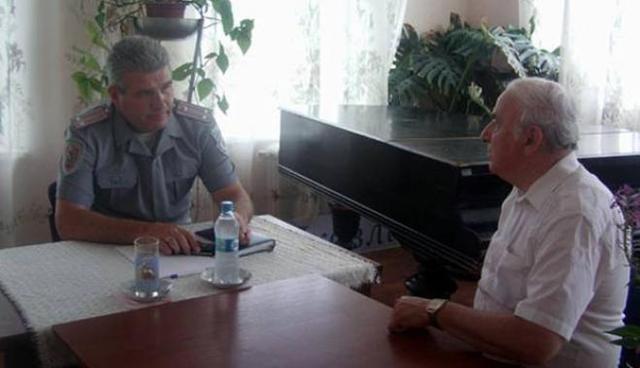 Уволенный глава полиции решил не уходить с поста