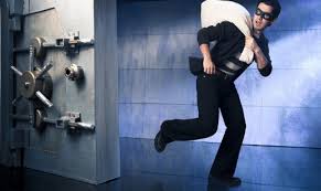 В центре Киева вооруженный мужчина ограбил банк