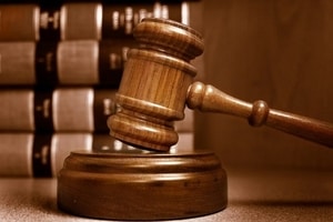 Суду "не дали" допросить свидетеля по делу "бриллиантовых прокуроров"