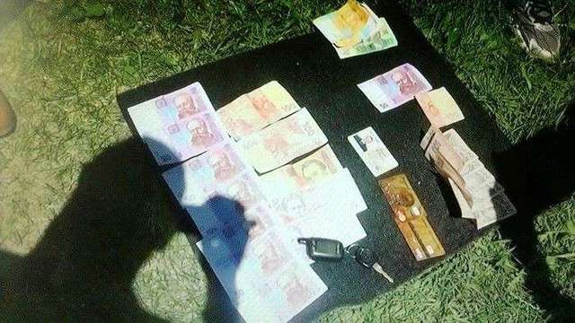 На Ивано-Франковщине за разрешение на оружие капитан полиции требовал взятку