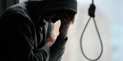 В Запорожье молодой мужчина повесился из-за долгов за "коммуналку"