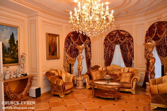 З’явилися нові фото розтрощеного дому Пшонки