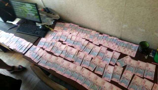 На Луганщине руководитель РГНИ «погорел» на взятке