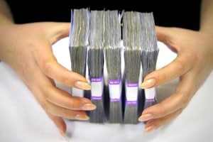 В Украине вкладчикам одного из крупных банков-банкротов остановили выплаты