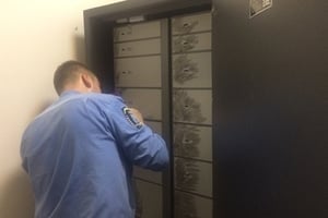 В Киеве "клиент" унес из банка семь чужих миллионов