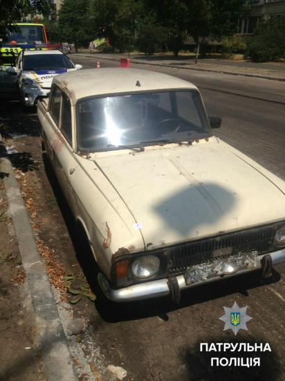 У Києві патрульні виявили автомобіль із арсеналом зброї