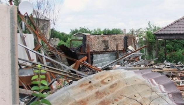 Террористы ночью обстреляли Марьинку: ранены мирные жители