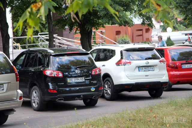 Свое 17-летие николаевская «Батькивщина» отметила за закрытыми дверьми в дорогом ресторане