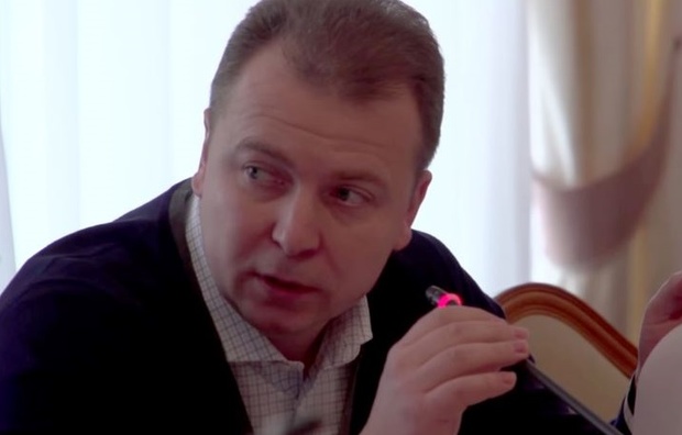 Нардеп від "Народного фронту" їздить на авто за $145 тис.