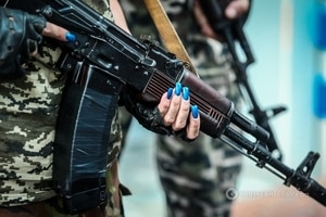 Журналисты рассказали о черном рынке оружия на Донбассе