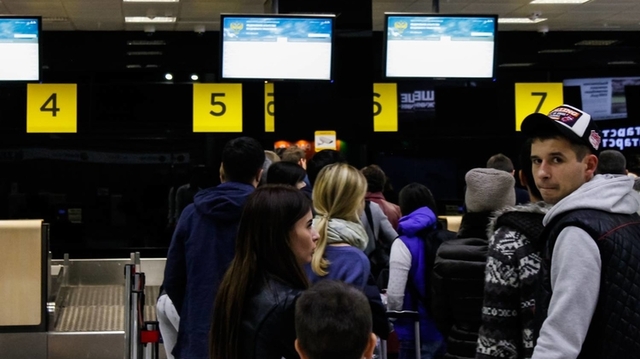 Как авиакомпании задерживают рейсы и забывают о своих пассажирах