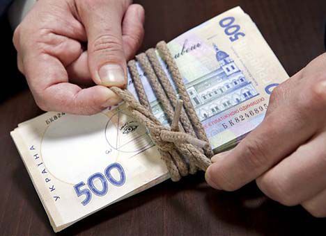 Податківці Львівщини заробляють вимаганням на окружній дорозі