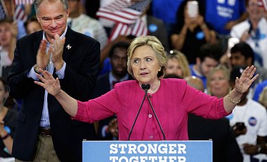 В США взломали сеть предвыборного штаба Клинтон - СМИ