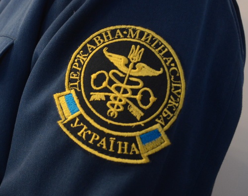 Киевский таможенник набрал взяток на 10 тысяч долларов