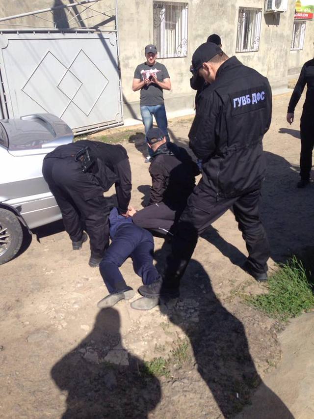 Главный налоговик Тарутино вернулся на работу: он хотел потратить взятку на конверты