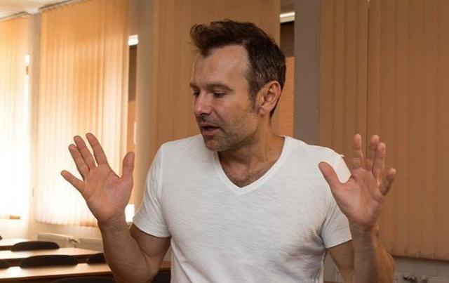 Вакарчук рассказал о лицемерии украинских политиков