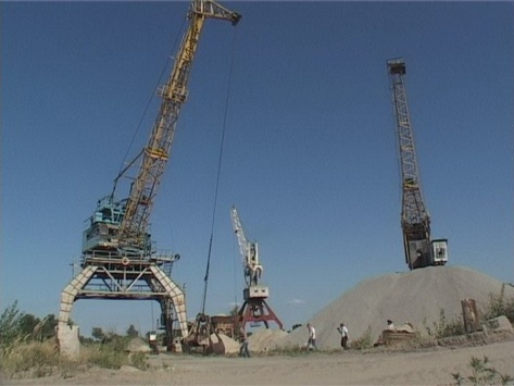 На Дніпропетровщині підприємці «погоріли» на нелегальному видобутку річкового піску