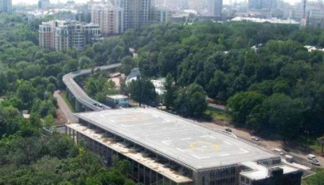 Луценко рассказал, на какие средства Янукович построил вертолетную площадку в Киеве