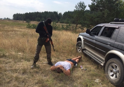 СБУ задержала «крышу» добытчиков янтаря