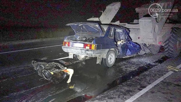 Жуткое ДТП под Мариуполем: женщина погибла от столкновения с тягачом с военной техникой