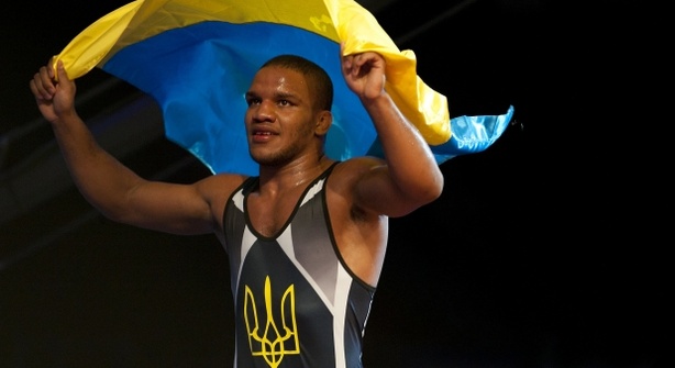 Борец Жан Беленюк может сменить гражданство